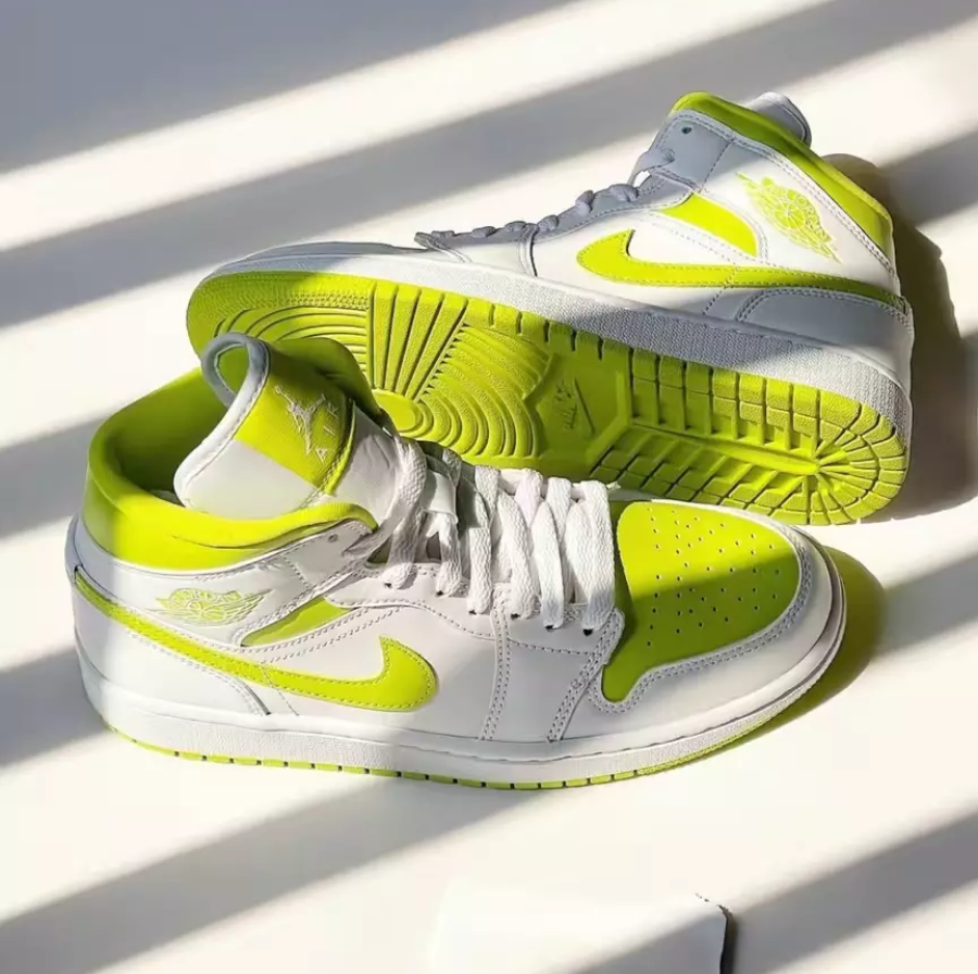 (WMNS) Air Jordan 1 Mid ‘White Lime’ Review: A Fresh and Feminine Take on a Classic