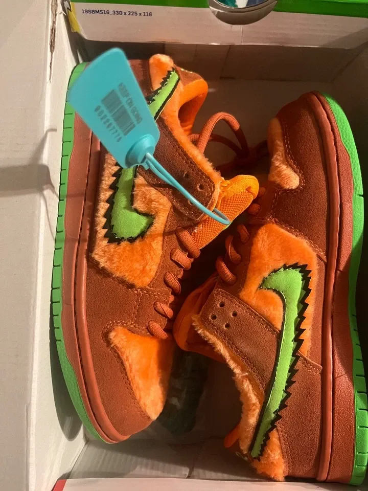 Nike SB Dunk Low x Grateful Dead ‘Orange Bear’ Review: Psychedelic History on Your Feet Nike SB Dunk Low x Grateful Dead ‘Orange Bear’ Review: Psychedelic History on Your Feet