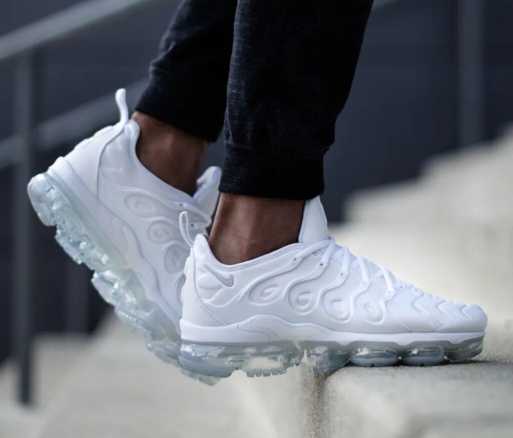 Nike Air VaporMax Plus ‘White Platinum’ Review: Sleek Innovation Meets Cloud-Like Comfort