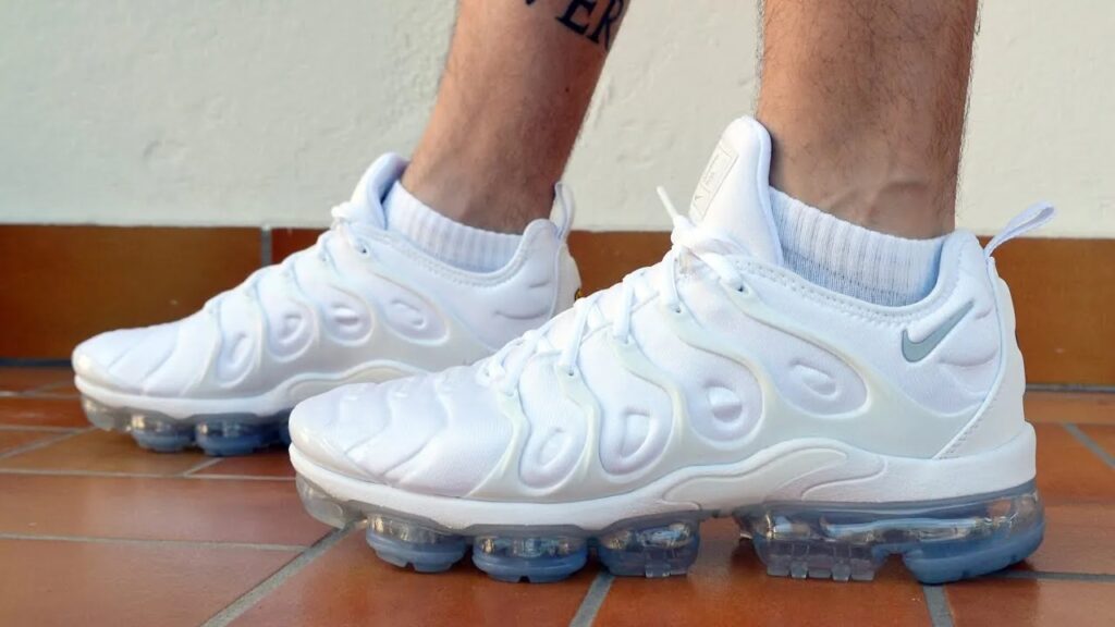 Nike Air VaporMax Plus ‘White Platinum’ Review: Sleek Innovation Meets Cloud-Like Comfort Nike Air VaporMax Plus ‘White Platinum’ Review: Sleek Innovation Meets Cloud-Like Comfort