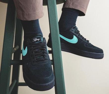 Nike Air Force 1 Low SP ‘Tiffany & Co.’ Review: Streetwear Meets Luxury Craftsmanship
