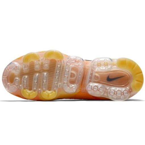 (WMNS) Nike VaporMax Moc 2 'University Gold' AJ6599-700