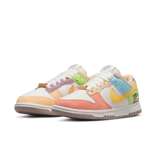 (WMNS) Nike Dunk Low SE 'Sun Club' DQ0265-100