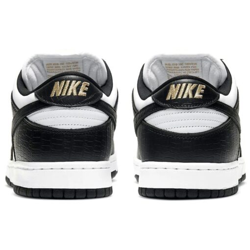 Nike x Supreme SB Dunk Low OG QS 'Black' DH3228-102