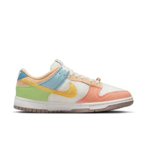 (WMNS) Nike Dunk Low SE 'Sun Club' DQ0265-100