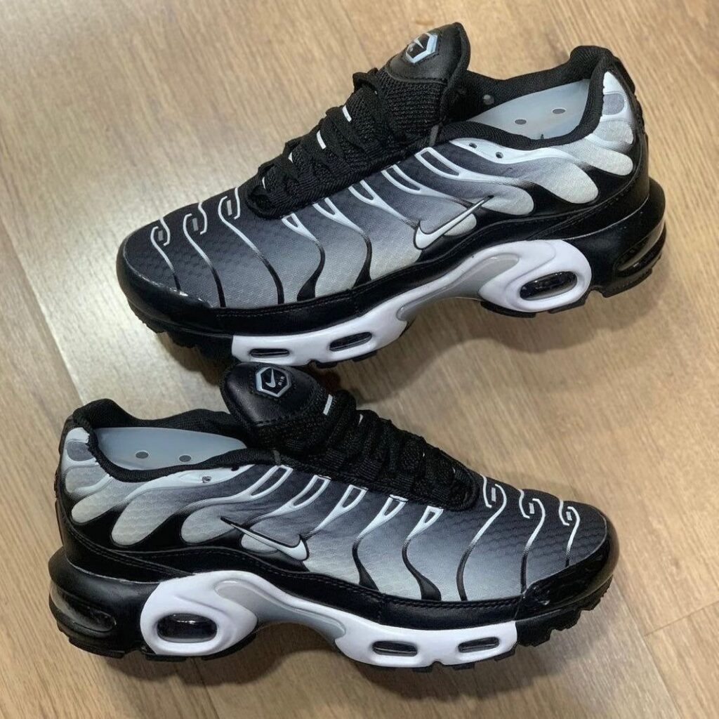 Nike Air Max Plus ‘Black Metallic Silver’ Review: Futuristic Edge Meets Classic Air Tech