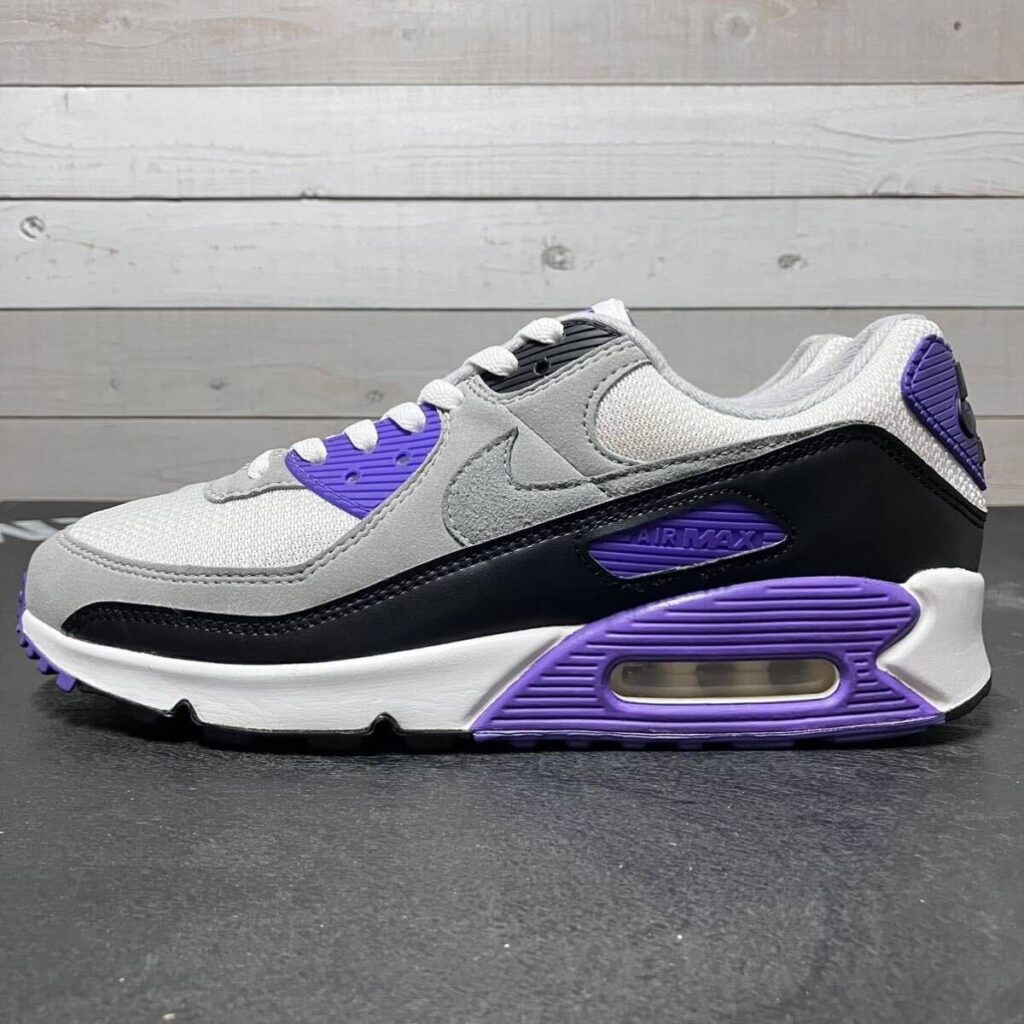 Nike Air Max 90 ‘Hyper Grape’ Review: Bold Throwback Colors With Classic Comfort Nike Air Max 90 ‘Hyper Grape’ Review: Bold Throwback Colors With Classic Comfort