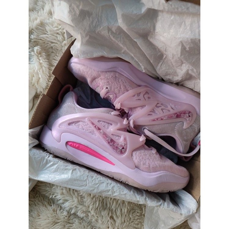 Nike KD 15 NRG ‘Aunt Pearl’ Review: A Touching Tribute Wrapped in Performance and Style