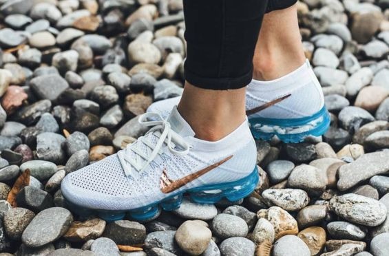 Nike Air VaporMax ‘Explorer Light’ (WMNS) Review: Futuristic Comfort Meets Sleek Style