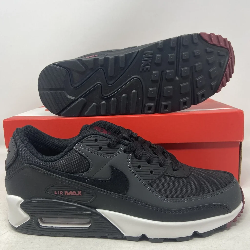 Nike Air Max 90 ‘Anthracite Team Red’ Review: Understated Power Meets Timeless Air Max Style Nike Air Max 90 ‘Anthracite Team Red’ Review: Understated Power Meets Timeless Air Max Style