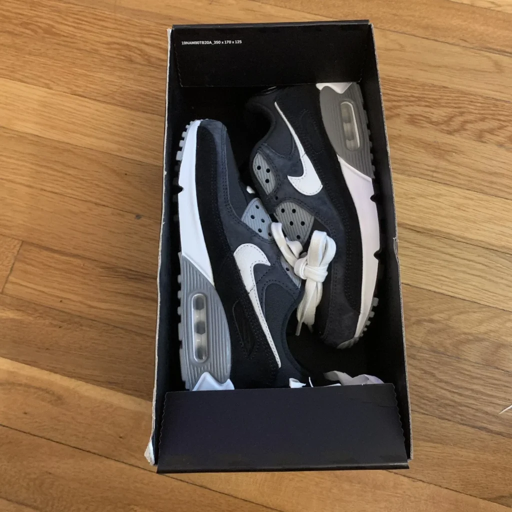 Nike Air Max 90 Premium ‘Off-Noir Particle Grey’ Review: Elevated Neutrals for Everyday Style Nike Air Max 90 Premium ‘Off-Noir Particle Grey’ Review: Elevated Neutrals for Everyday Style