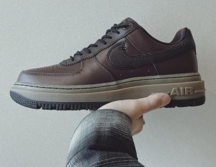 Nike Air Force 1 Luxe ‘Brown Basalt’ Review: Rugged Elegance Meets Streetwear Royalty Nike Air Force 1 Luxe ‘Brown Basalt’ Review: Rugged Elegance Meets Streetwear Royalty