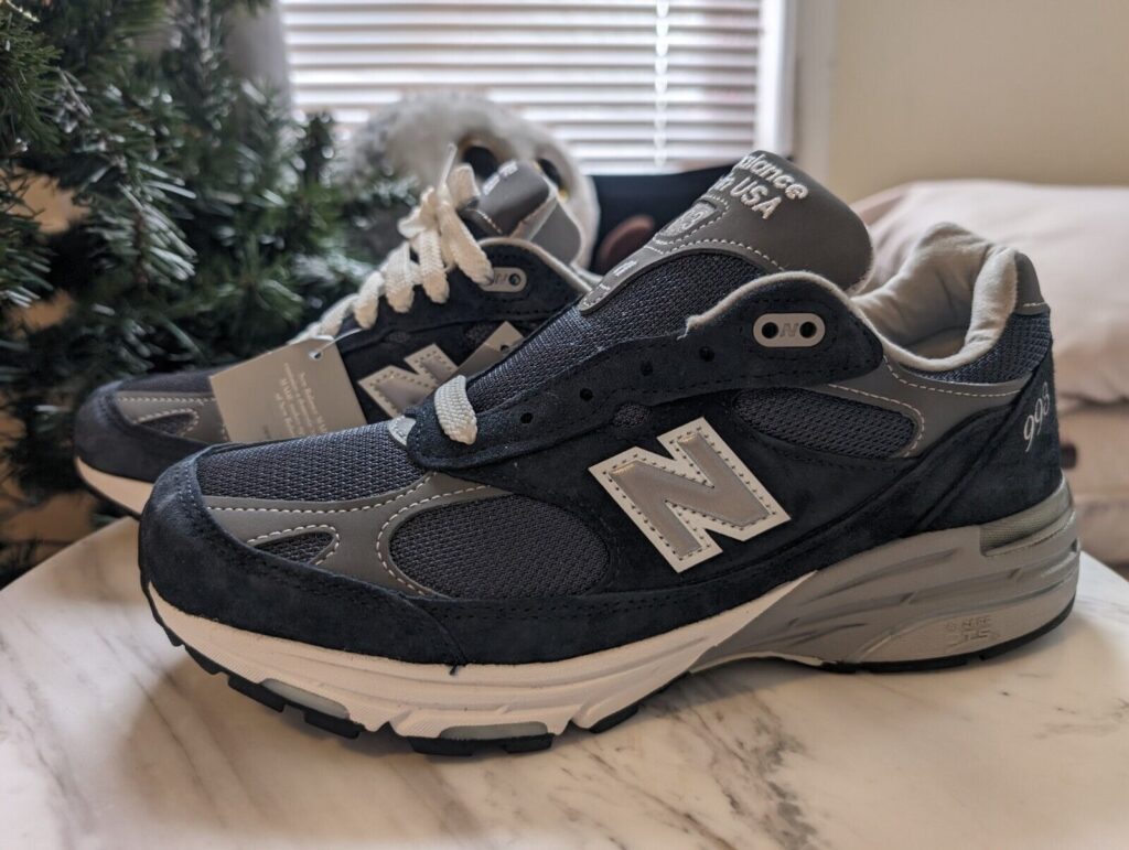 New Balance 993 ‘Navy White’ Review: Timeless Craftsmanship with Everyday Comfort New Balance 993 ‘Navy White’ Review: Timeless Craftsmanship with Everyday Comfort