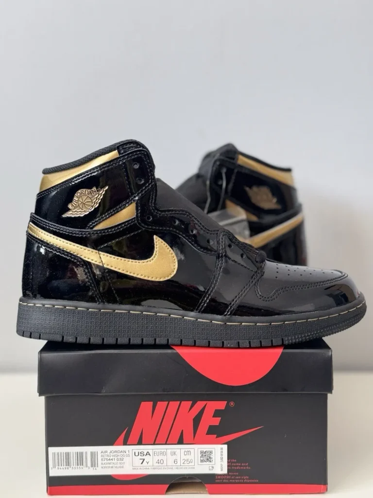 (GS) Air Jordan 1 Retro High OG ‘Black Metallic Gold’ Review: Glossy Glam Meets Jordan Legacy