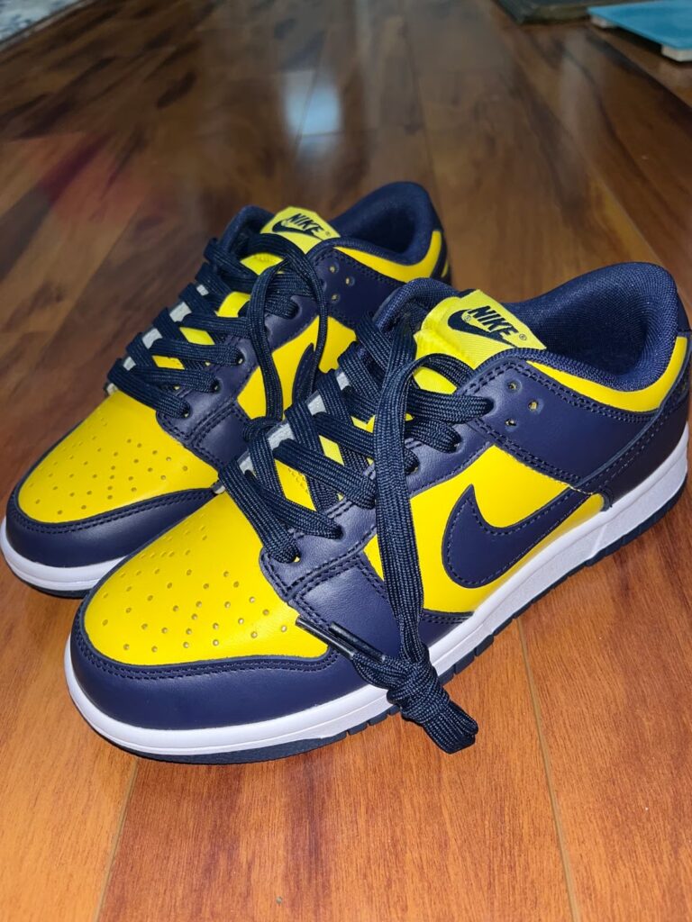 (GS) Nike Dunk Low ‘Michigan’ 2021 Review: Varsity Heritage for the Next Generation (GS) Nike Dunk Low ‘Michigan’ 2021 Review: Varsity Heritage for the Next Generation