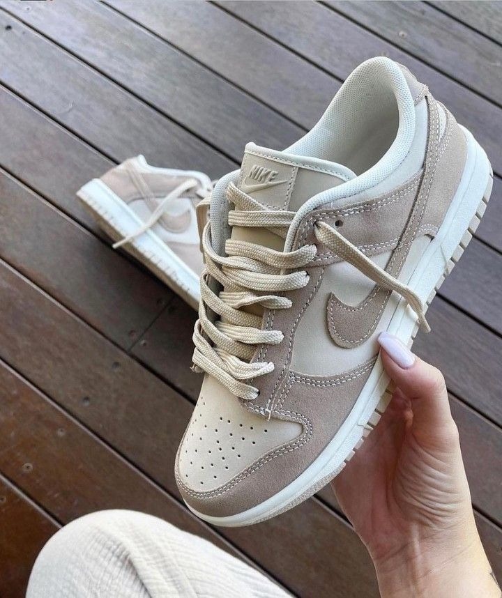 (WMNS) Nike Dunk Low SE ‘Sand Drift’ Review: Neutral Perfection with Premium Feel (WMNS) Nike Dunk Low SE ‘Sand Drift’ Review: Neutral Perfection with Premium Feel