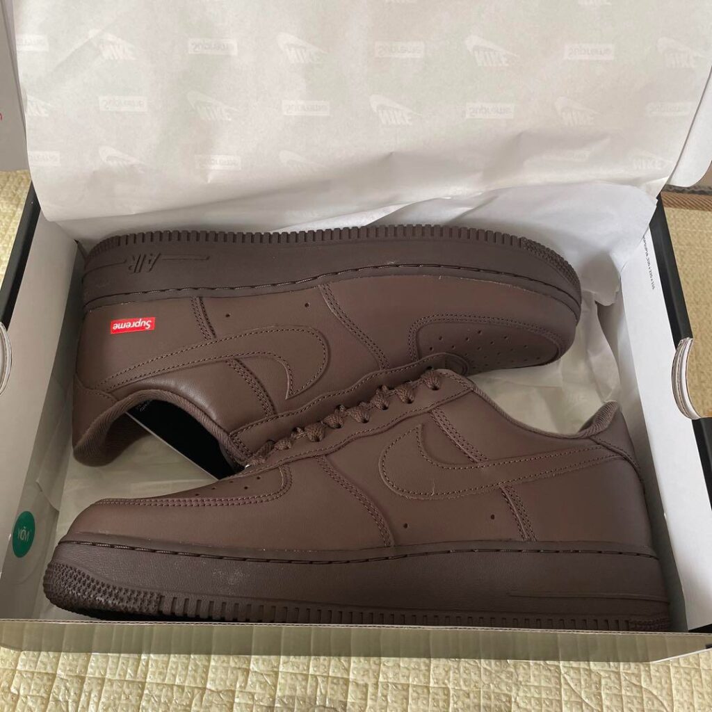 Nike x Supreme Air Force 1 Low ‘Baroque Brown’ Review: Minimal Flex with Maximum Culture Nike x Supreme Air Force 1 Low ‘Baroque Brown’ Review: Minimal Flex with Maximum Culture