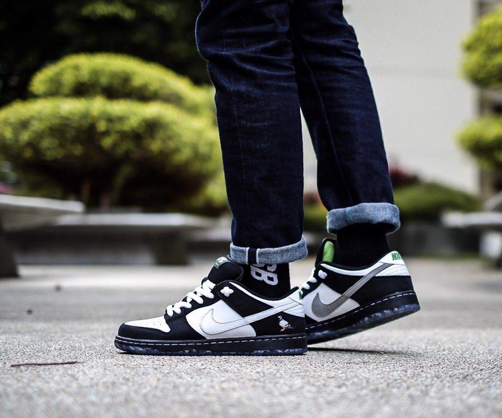 Nike SB Dunk Low ‘Panda Pigeon’ Review: A Monochrome Masterpiece with Controversial Legacy Nike SB Dunk Low ‘Panda Pigeon’ Review: A Monochrome Masterpiece with Controversial Legacy