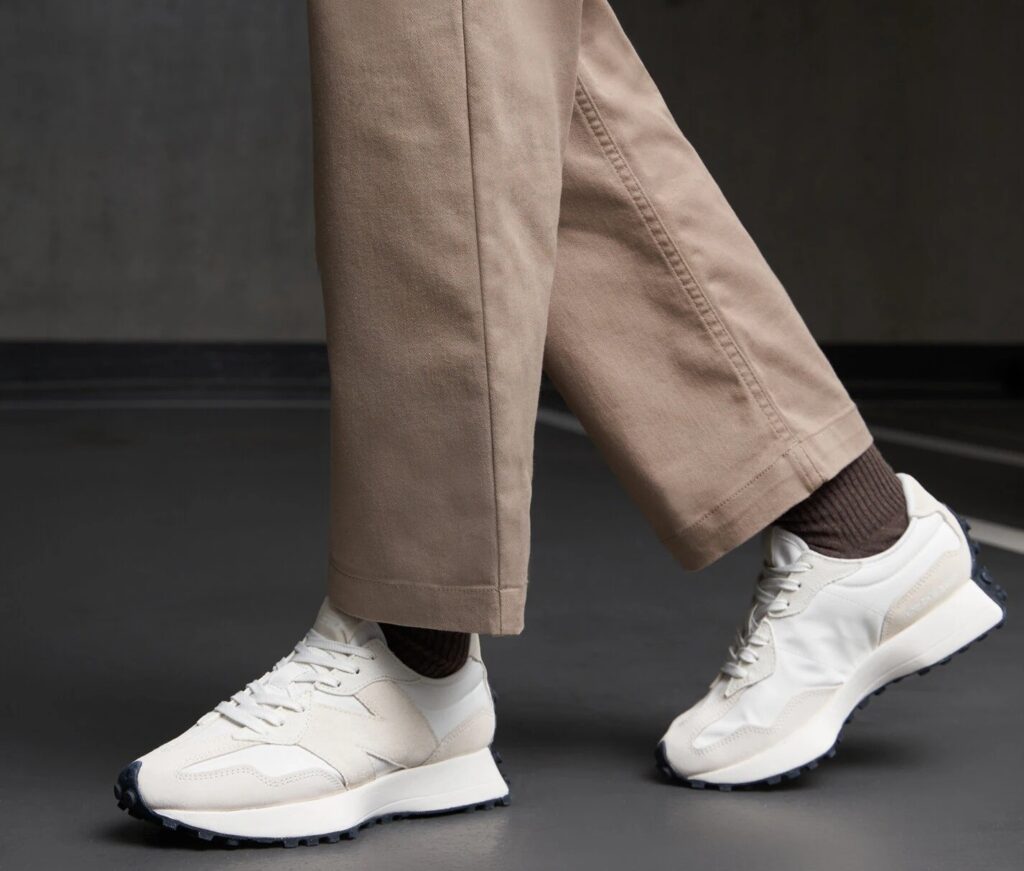 New Balance 327 ‘Beige White Black’ Review: Retro Charm Meets Modern Street Style