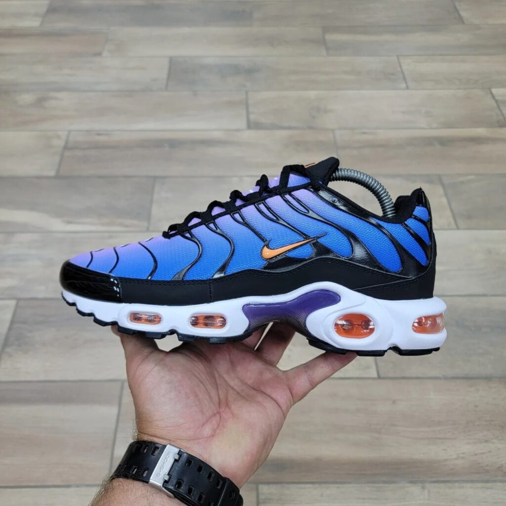 Nike Air Max Plus ‘Hyper Blue’ 2018 Review: A Flame-Inspired Icon Returns in Full Force Nike Air Max Plus ‘Hyper Blue’ 2018 Review: A Flame-Inspired Icon Returns in Full Force