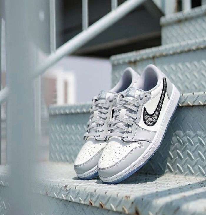 Air Jordan 1 Low x Dior ‘White Grey’ Review: Luxury Meets Sneaker Heritage Air Jordan 1 Low x Dior ‘White Grey’ Review: Luxury Meets Sneaker Heritage