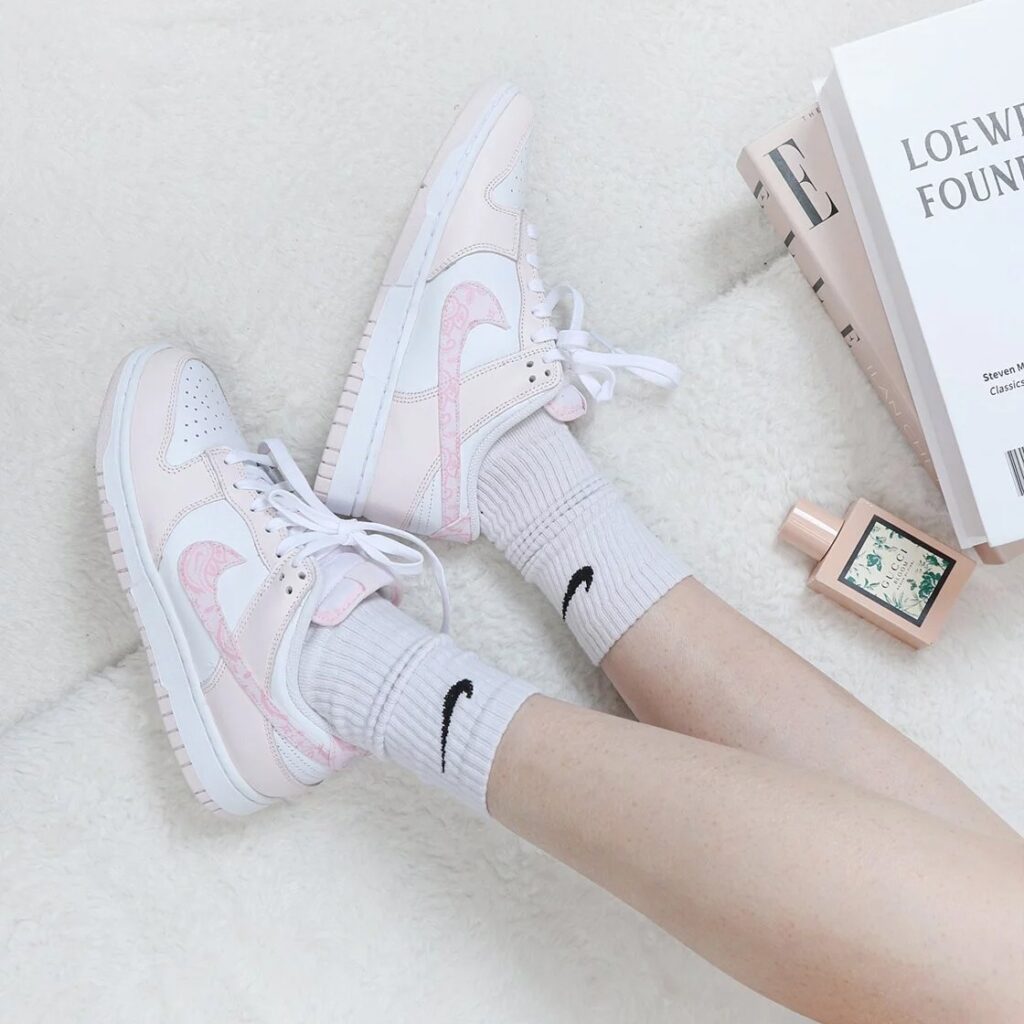 Nike Dunk Low ‘Pink Paisley’ Review: Feminine Flair Meets Streetwear Legacy Nike Dunk Low ‘Pink Paisley’ Review: Feminine Flair Meets Streetwear Legacy