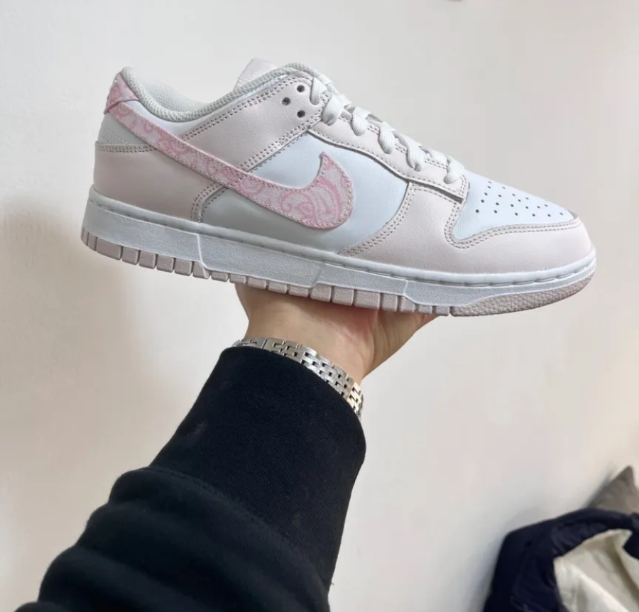 Nike Dunk Low ‘Pink Paisley’ Review: Feminine Flair Meets Streetwear Legacy Nike Dunk Low ‘Pink Paisley’ Review: Feminine Flair Meets Streetwear Legacy