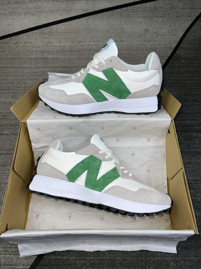 New Balance 327 ‘Rain Cloud Varsity Green’ Review: A Bold Refresh on a Retro Favorite New Balance 327 ‘Rain Cloud Varsity Green’ Review: A Bold Refresh on a Retro Favorite