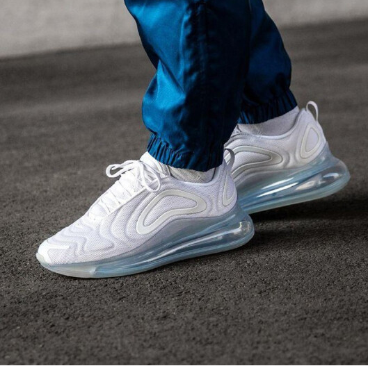 Nike Air Max 720 ‘Metallic Platinum White’ Review: Futuristic Design Meets Everyday Wearability Nike Air Max 720 ‘Metallic Platinum White’ Review: Futuristic Design Meets Everyday Wearability