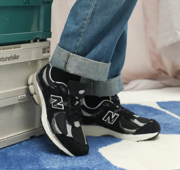New Balance 2002R ‘Protection Pack – Black Grey’ Review: Deconstructed Elegance Meets Performance Heritage New Balance 2002R ‘Protection Pack – Black Grey’ Review: Deconstructed Elegance Meets Performance Heritage