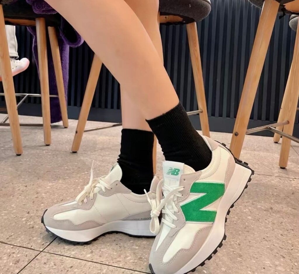 New Balance 327 ‘Rain Cloud Varsity Green’ Review: A Bold Refresh on a Retro Favorite New Balance 327 ‘Rain Cloud Varsity Green’ Review: A Bold Refresh on a Retro Favorite