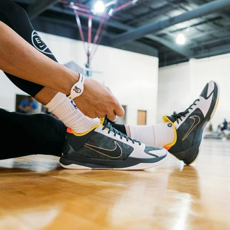 Nike Zoom Kobe 5 Protro ‘EYBL’ Review: A Green Glow with Legacy Power Nike Zoom Kobe 5 Protro ‘EYBL’ Review: A Green Glow with Legacy Power