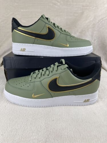 Nike Air Force 1 ’07 LV8 ‘Metallic Swoosh Pack – Oil Green’ Review: Classic Court Style with a Futuristic Edge Nike Air Force 1 ’07 LV8 ‘Metallic Swoosh Pack – Oil Green’ Review: Classic Court Style with a Futuristic Edge