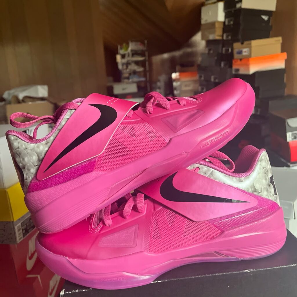 Nike KD 4 ‘Aunt Pearl’ Review: A Touching Tribute Wrapped in Performance and Style Nike KD 4 ‘Aunt Pearl’ Review: A Touching Tribute Wrapped in Performance and Style